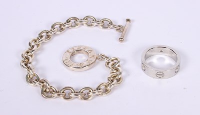 Lot 85 - A Tiffany & Co style circle link toggle...