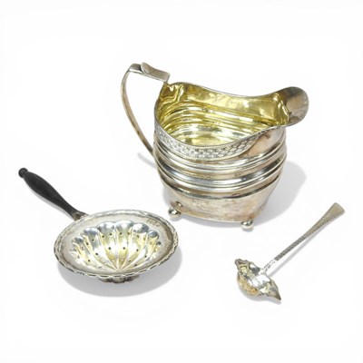 Lot 96 - A George III silver cream jug, of helmet shape,...