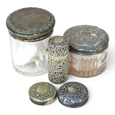 Lot 312 - A Victorian silver cased scent bottle, with...