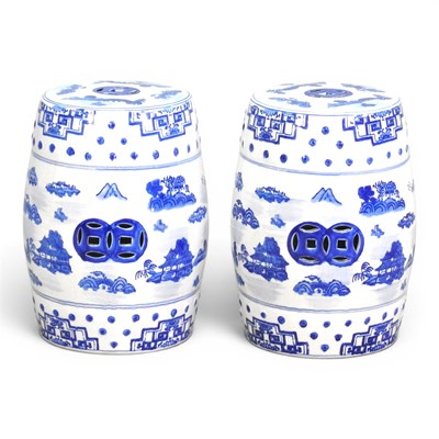 Lot 408 - A pair of Chinese porcelain blue and white...