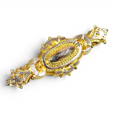 Lot 22 - A Victorian 9 carat gold bar brooch, of...