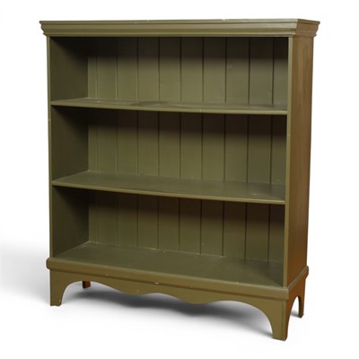 Lot 677 - A green painted pine open dwarf bookcase, 95x31cm