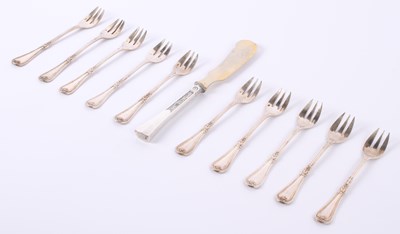 Lot 53 - A set of ten Christofle silver plated oyster...