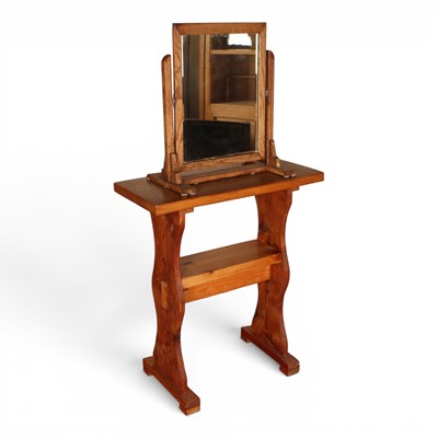 Lot 603 - An oak dressing mirror and an oak side table (2)