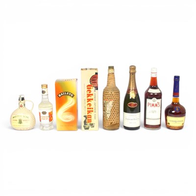Lot 165 - A collection of mixed alcohol including...