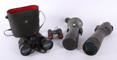Lot 695 - A collection of four spotting scopes and...