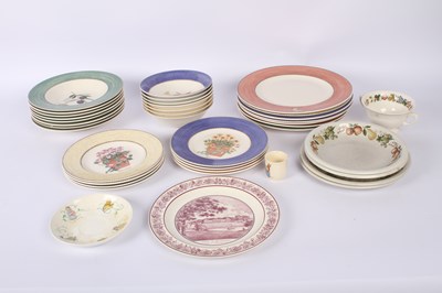 Lot 686 - A collection of Wedgwood plates and bowls...