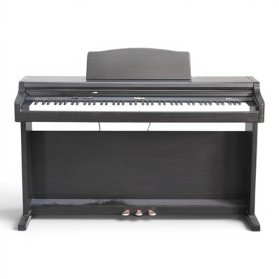 Lot 142 - A Roland electric piano, 140cm wide