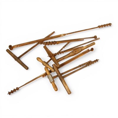 Lot 672 - A collection of hand augers and gimlets (10),...