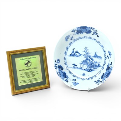 Lot 187 - A Chinese porcelain blue and white dish,...