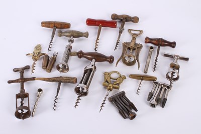 Lot 204 - A collection of corkscrews