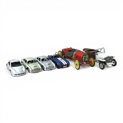 Lot 581 - A collection of tinplate model vintage cars (6)