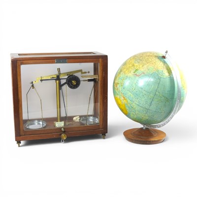 Lot 276 - A set of mid 20th century scientific balance...