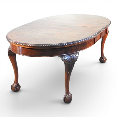 Lot 494 - An early 20th century mahogany wind out...