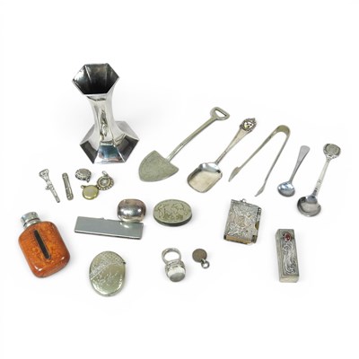 Lot 132 - An Edwardian silver spill vase, Birmingham...