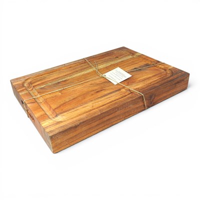 Lot 617 - A new acacia wood chopping board
