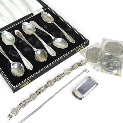 Lot 108 - A set of six silver teaspoons, Birmingham 1956,...