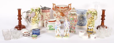 Lot 919 - A group of ceramics and glassware to include,...