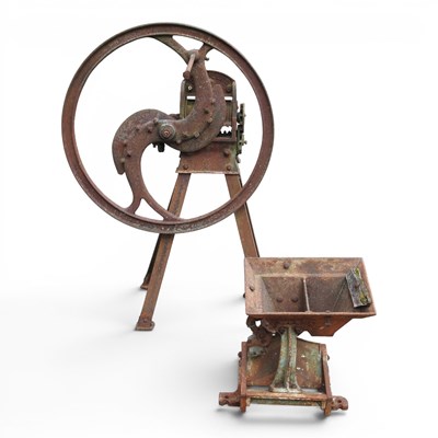 Lot 309 - A vintage chaff cutter, on stand