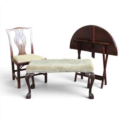 Lot 728 - An early 20th century upholstered footstool,...