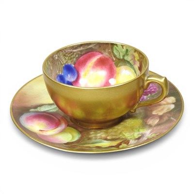 Lot 3 - An early 20th century Royal Worcester...