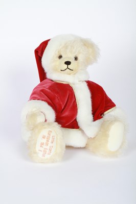 Lot 654 - A Hermann 'Little Santa Bear White' limited...