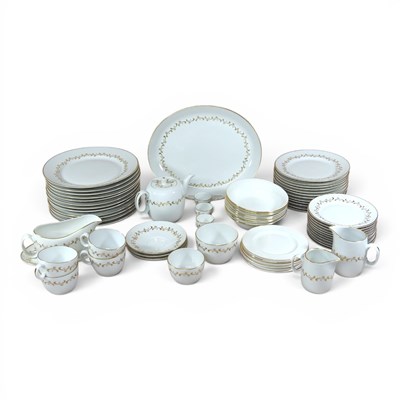 Lot 504 - A Royal Worcester Verona pattern part dinner...