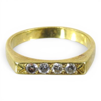 Lot 152 - An 18 carat gold four stone diamond ring, 3.9g,...