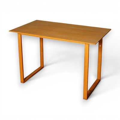 Lot 518 - A contemporary Channels of London light oak...