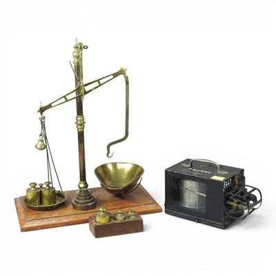 Lot 181 - A mid 20th century barograph by Negretti &...