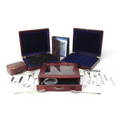 Lot 466 - A sovereign display case, together with two...
