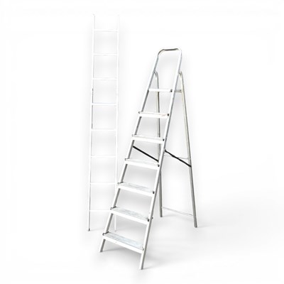 Lot 756 - An aluminium extending ladder and a stepladder,...