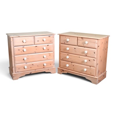 Lot 276 - A pair of modern pine chests of drawers (2)