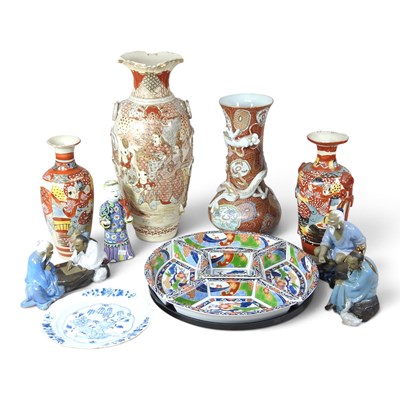 Lot 518 - A collection of oriental porcelain, to include...