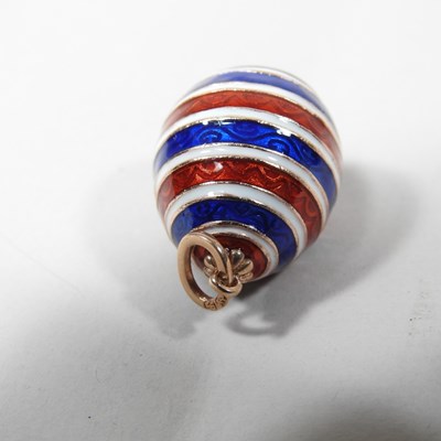 Lot 20 - A 14ct gold enamelled pendant, in the style of...