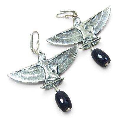 Lot 106 - A pair of modern silver and lapis lazuli...