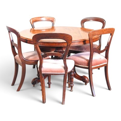 Lot 589 - A Victorian mahogany oval dining table, on a...