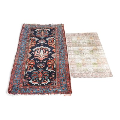 Lot 787 - A Persian Mahal woollen rug, with palmette...