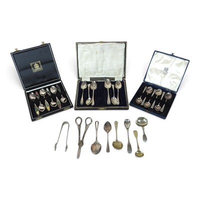 Lot 211 - A set of six Edwardian silver teaspoons,...