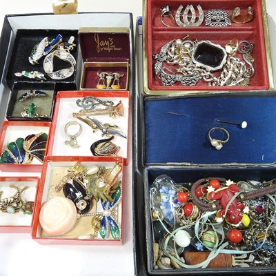 Lot 118 - A collection of jewellery