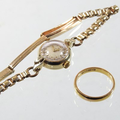 Lot 120 - A 22 carat gold wedding band