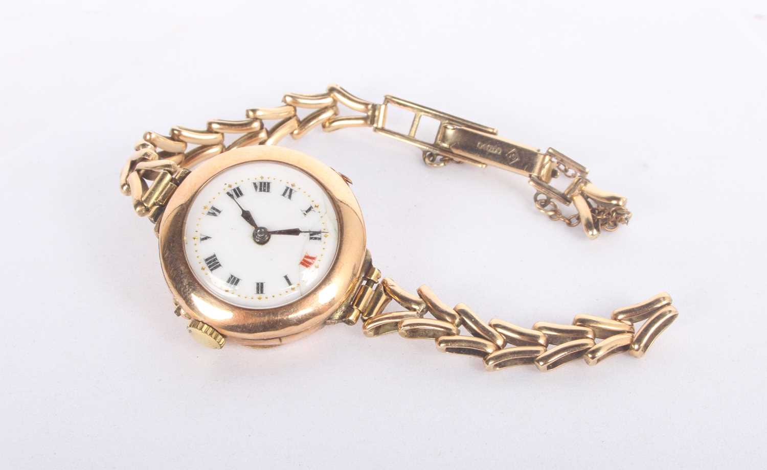 Lot 41 - An early 20th century 9 carat gold cased...