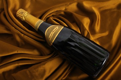 Lot 154 - A bottle of Heidsieck & Monopole 1982 Champagne