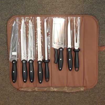 Lot 283 - A  nine piece chef's knife set, cased