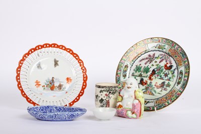 Lot 888 - A collection of Japanese ceramics