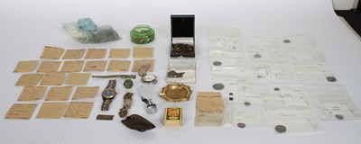 Lot 145 - A collection of coins, jewellery and metal...
