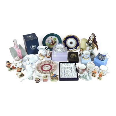 Lot 490 - A larges Naples porcelain figure of an 18th...
