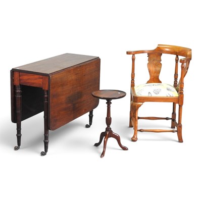 Lot 476 - A 1930s walnut Queen Anne style corner chair,...