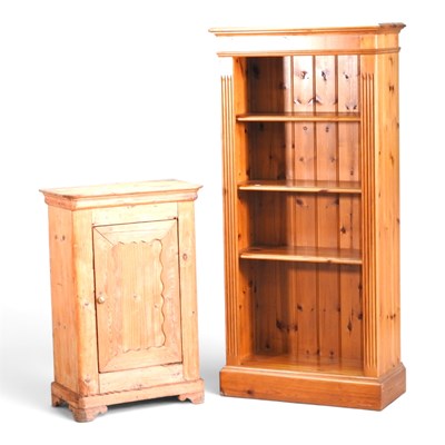 Lot 448 - A modern pine standing open bookcase, together...