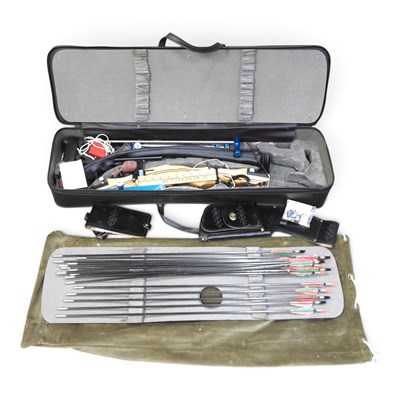 Lot 582 - A crossbow, with arrows, cased